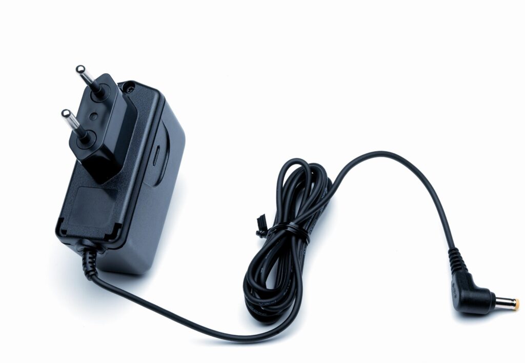 Adapteris OMRON žastiniams kraujospūdžio matuokliams jungti į 220V tinklą